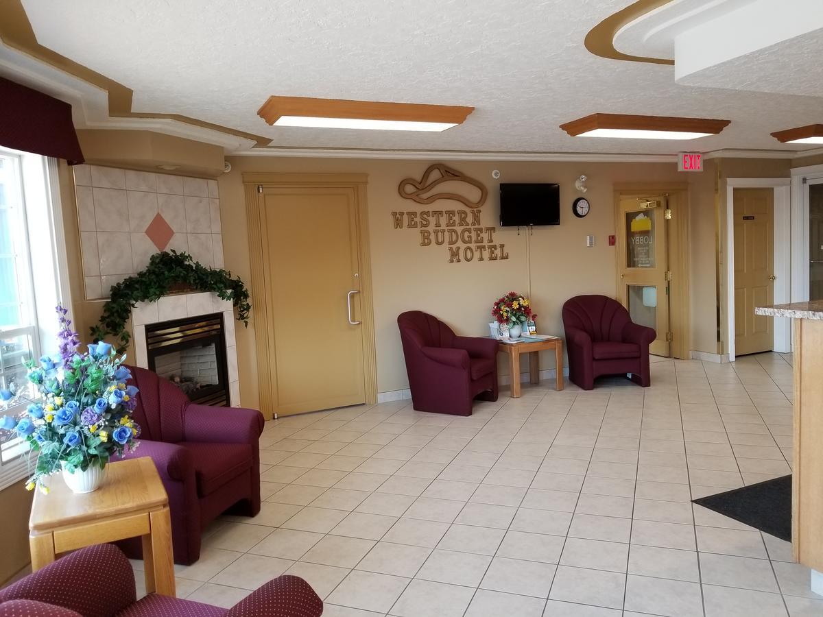 Western Budget Motel West Red Deer Exteriör bild